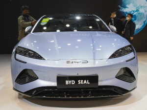 BYD Seal: भारत में लॉन्च हो गई ये दमदार इलेक्ट्रिक कार! मिलेगी सुपर फास्ट चार्जिंग
