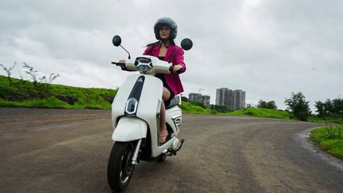 IVoomi X ZE Electric Scooter