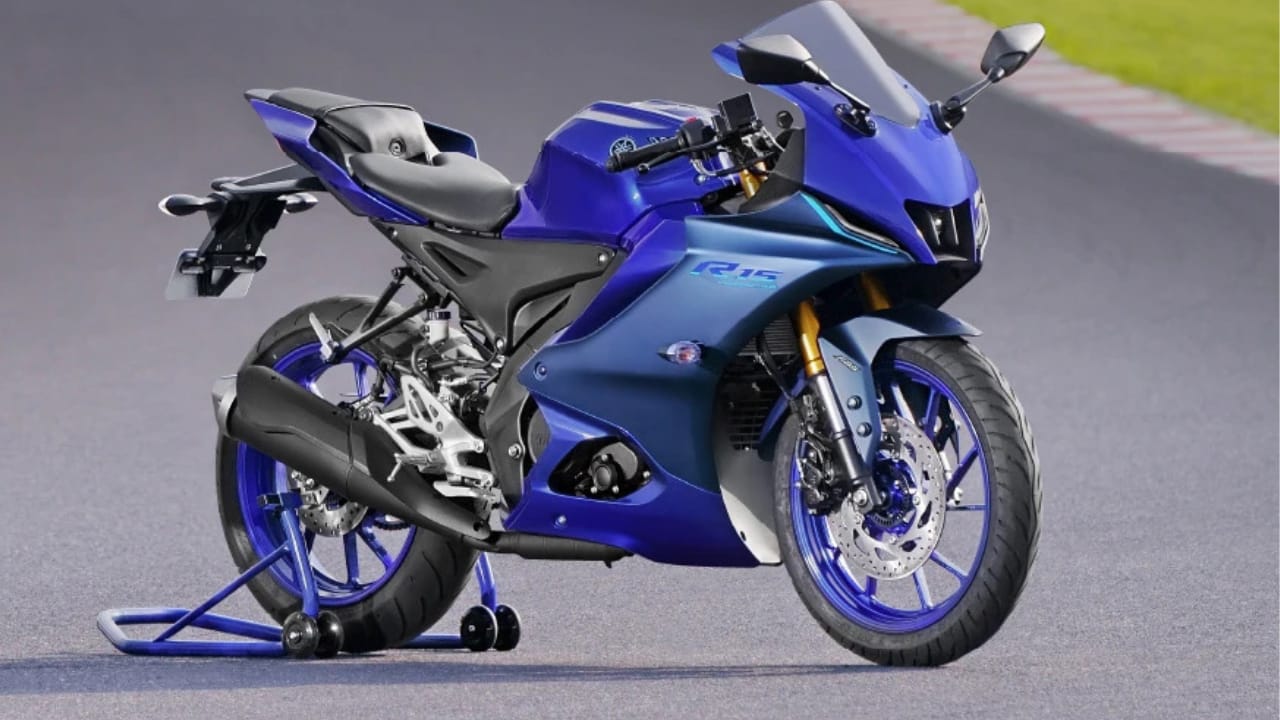 Yamaha R15 V4