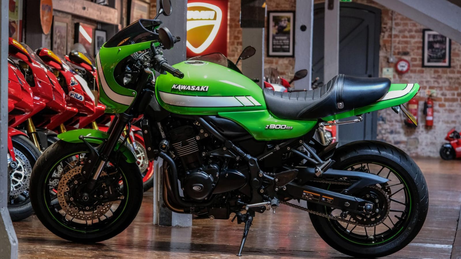 Kawasaki Z900RS Bike