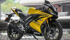 स्टाइलिश लुक और कम कीमत में लांच हुई न्यू मॉडल में Yamaha R15 बाइक